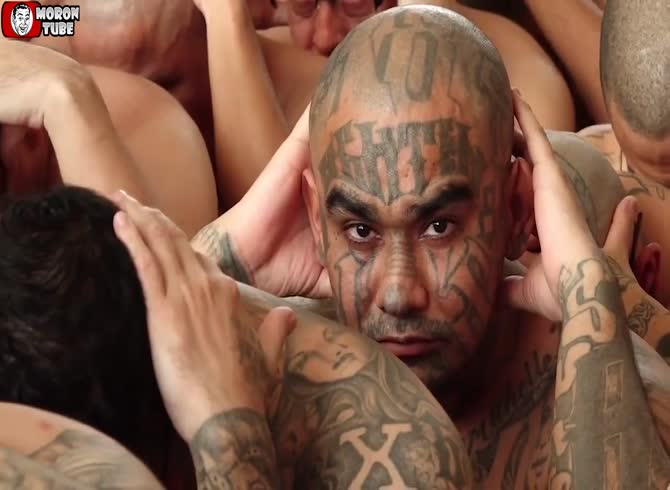 Video :Look for gang members in a jail (El Salvador)